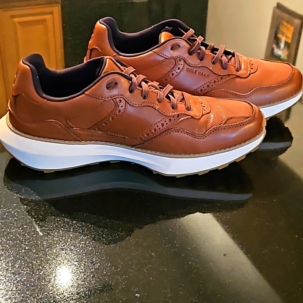 Cole Haan Men's GrandPro Ashland Sneaker - mens size 8 - British Tan/Ivory